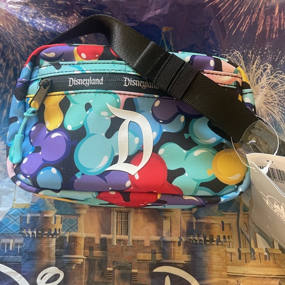 NWT Authentic Disney multi colored new arrival belt/cross body bag 5.5 “X 4.5🎁🎅 - Picture 6 of 8
